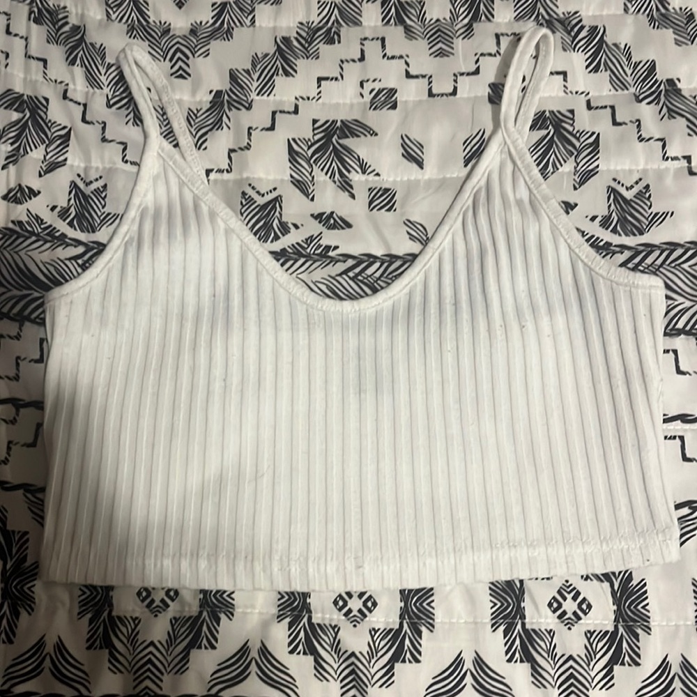 super cute white crop top.